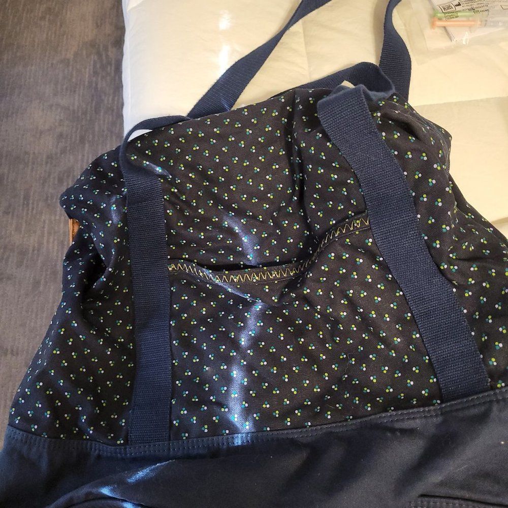 Thirty one metro retro travel bag